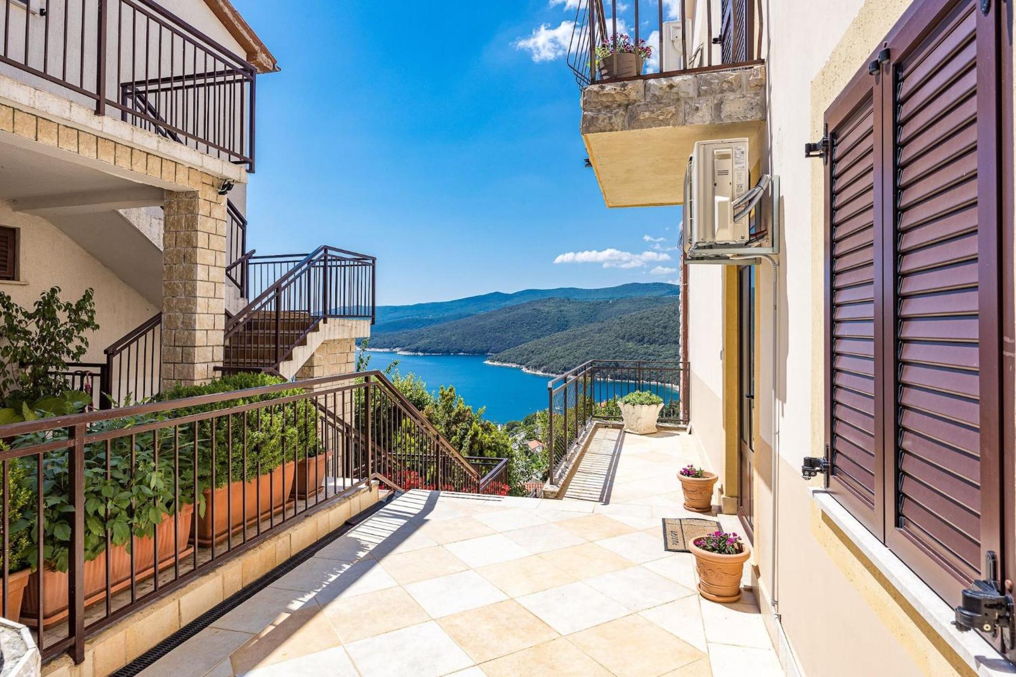 Apartments Lady M Rabac Exterior photo