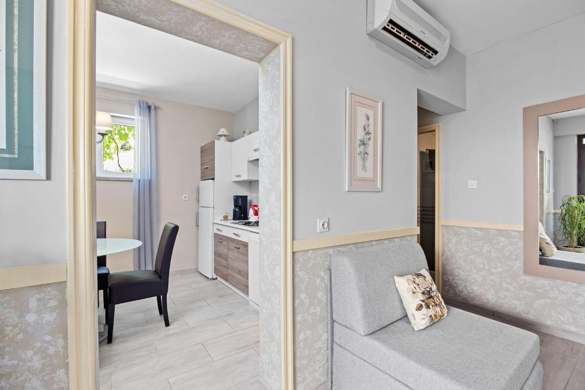 Apartments Lady M Rabac Exterior photo