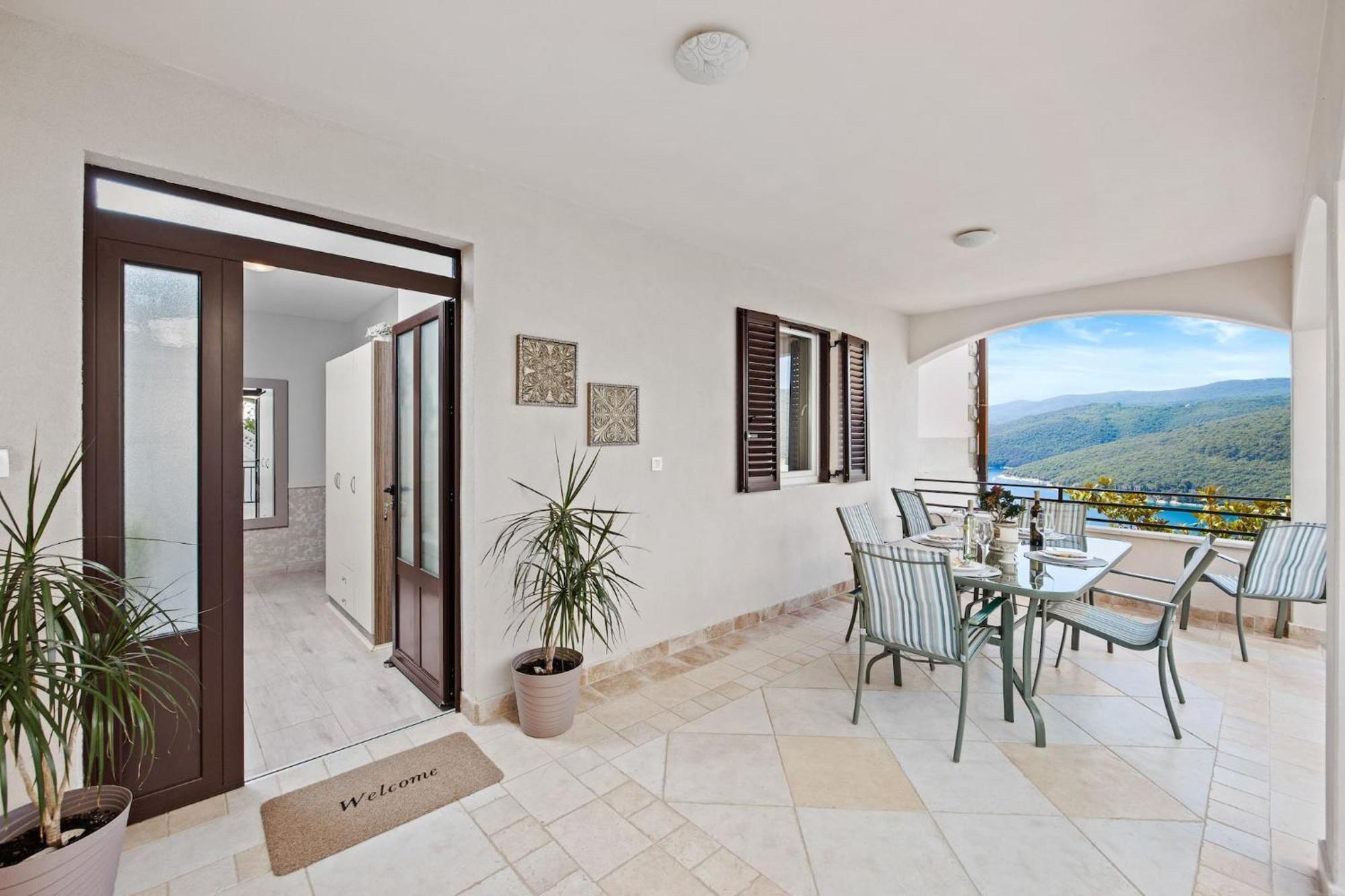 Apartments Lady M Rabac Exterior photo