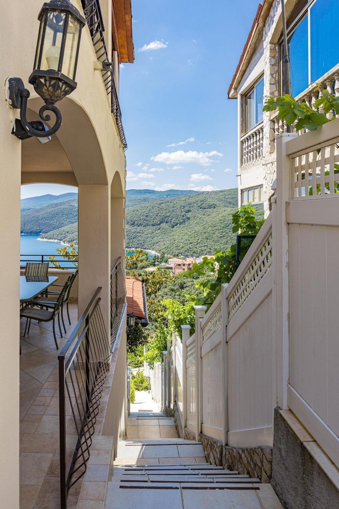 Apartments Lady M Rabac Exterior photo